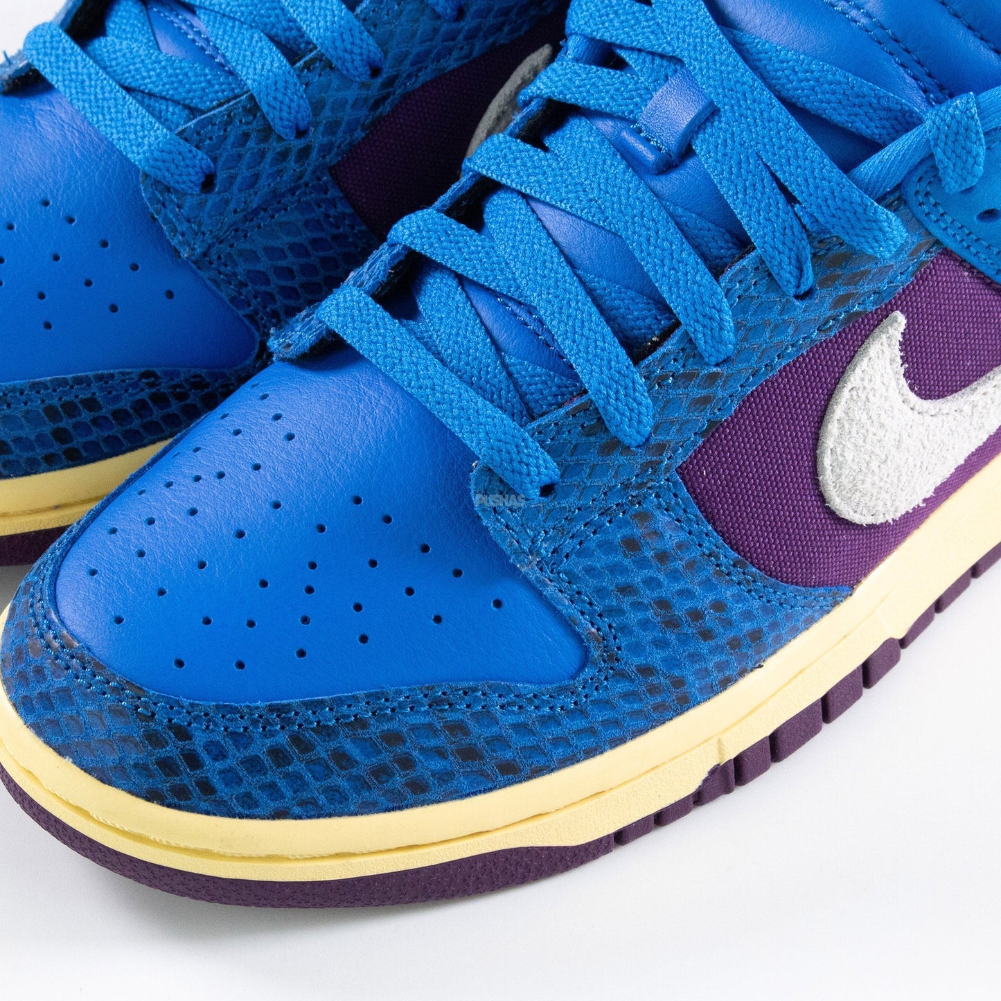 New Dunk Low 'Undefeated 5 On It Dunk vs. AF1' (2021)