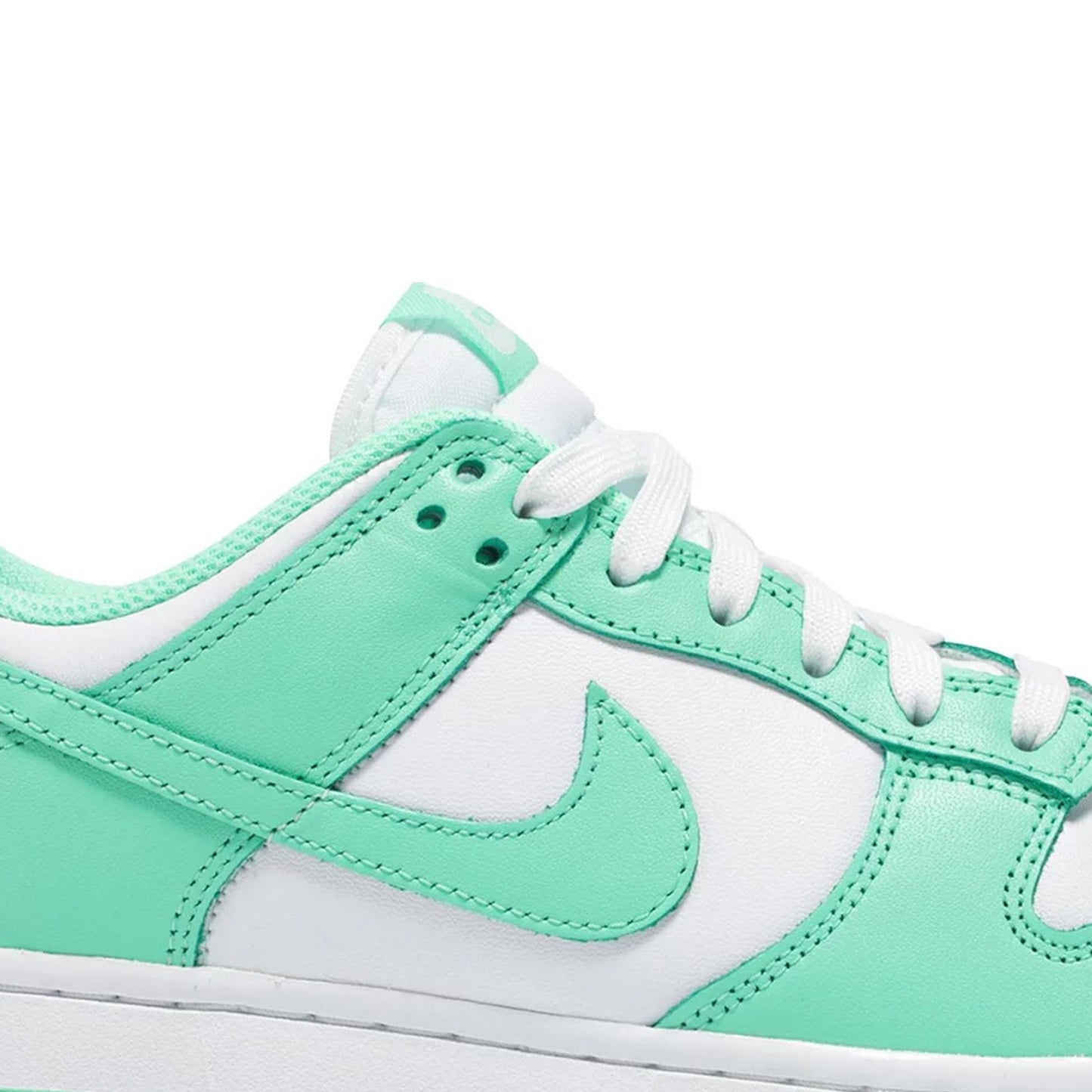 New Dunk Low 'Green Glow' Women's (2021)
