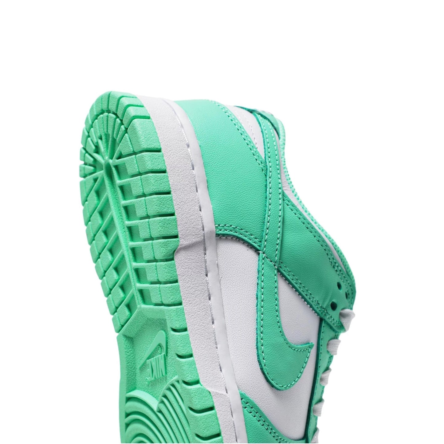 New Dunk Low 'Green Glow' Women's (2021)