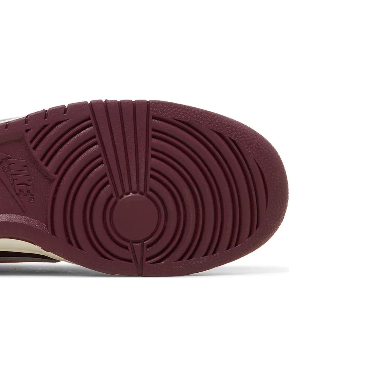 New Dunk Low Retro PRM 'Valentine's Day' (2023)