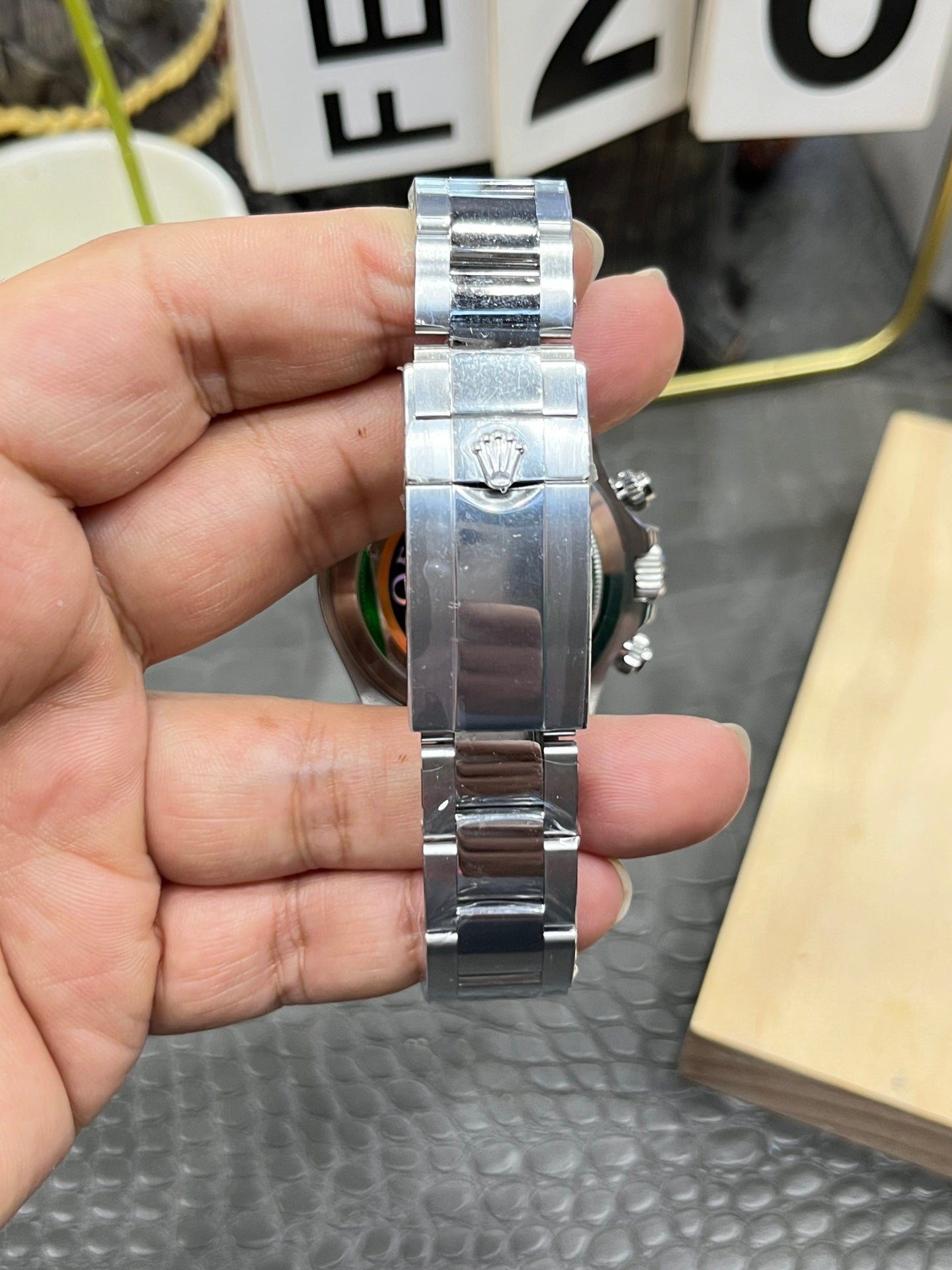 New Icelandi watch, high quality, must-have for Men