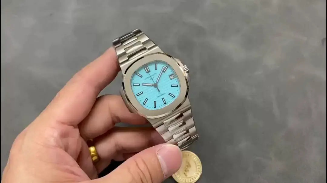 CLASSIC Nautilus 5711 1A 018 Green Dial 40mm Mens Watch