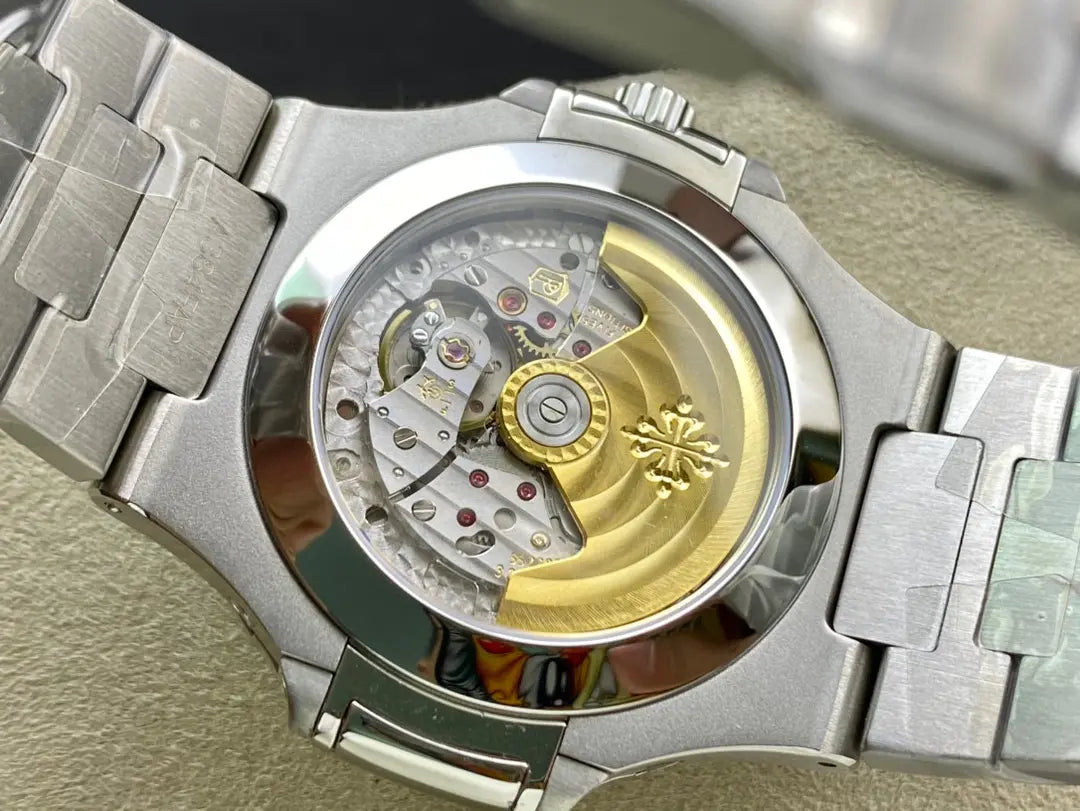 CLASSIC Nautilus 5726 1A 001 40.5mm Stainless Steel Blue Dial Watch