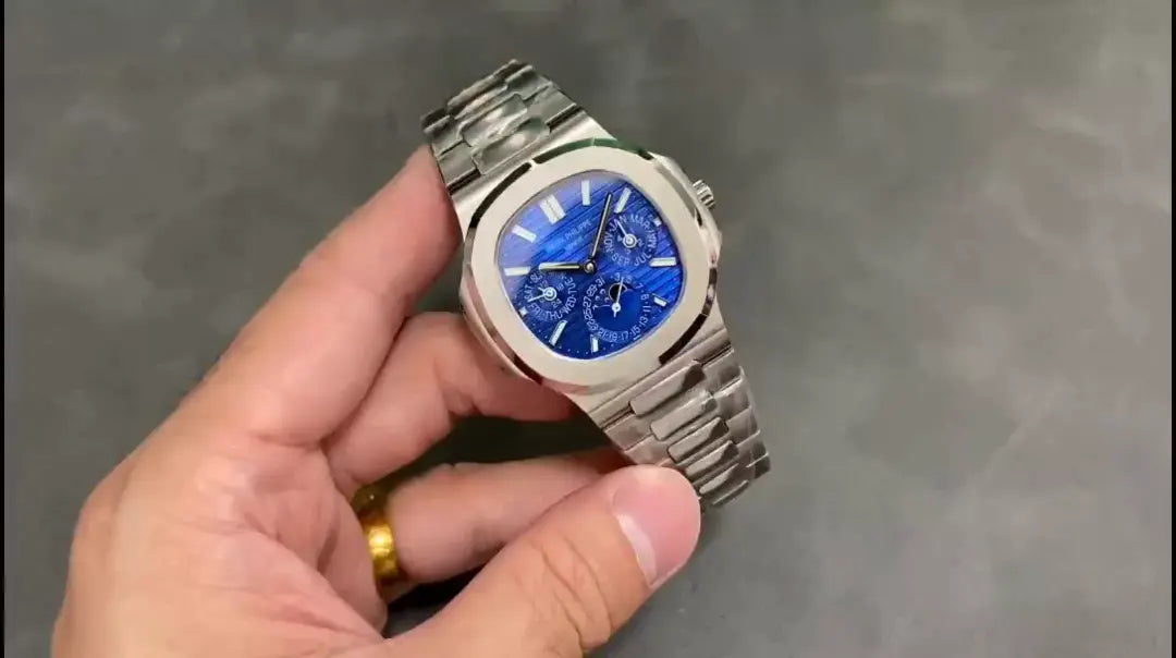 CLASSIC Nautilus Perpetual Calendar White Gold Blue Dial 5740 1G 001 40mm