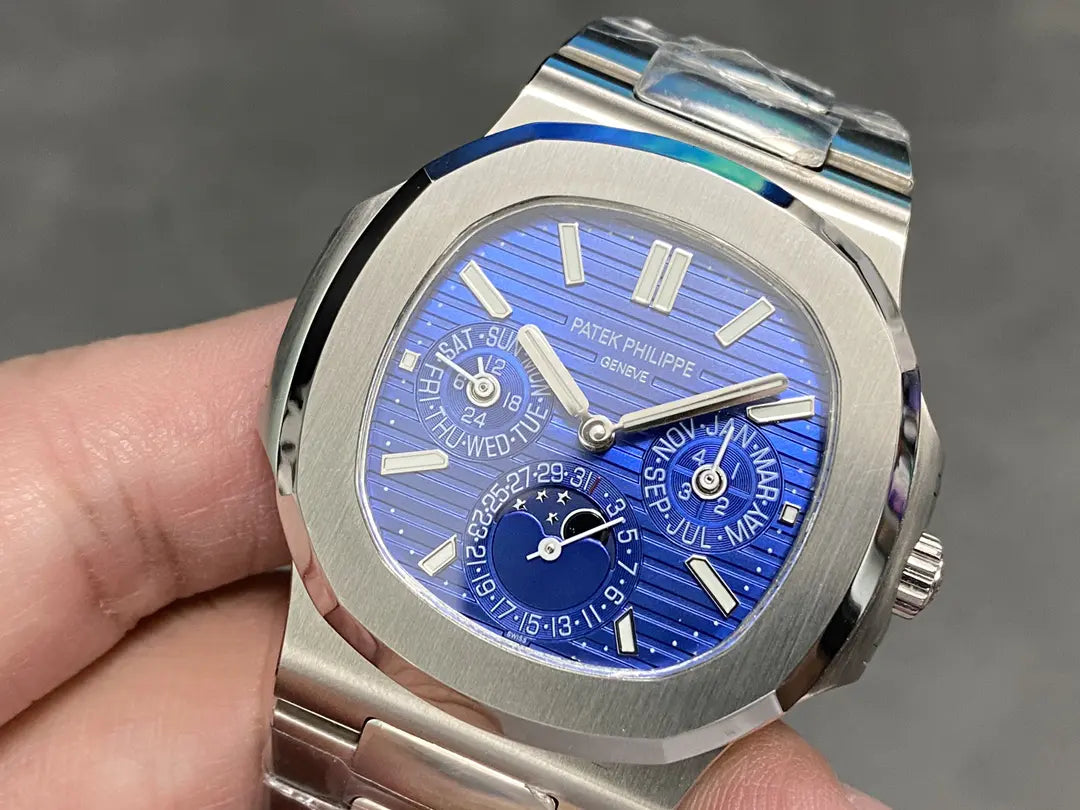 CLASSIC Nautilus Perpetual Calendar White Gold Blue Dial 5740 1G 001 40mm