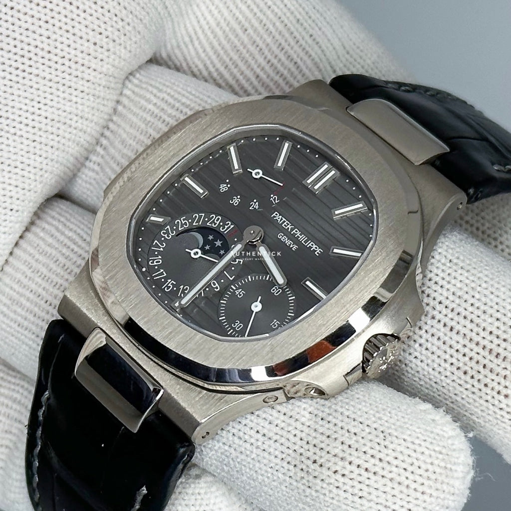 CLASSIC Nautilus Moon Phase White Gold Grey Dial 5712G-001