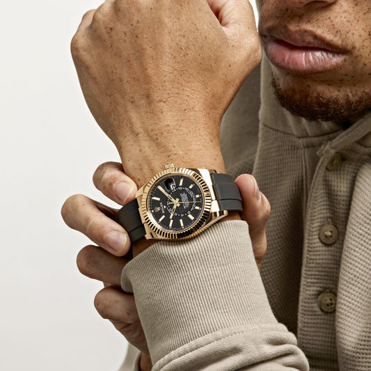 2025 Watch Sky-Dweller 326238 Yellow Gold  Bright Black Dial (2021)