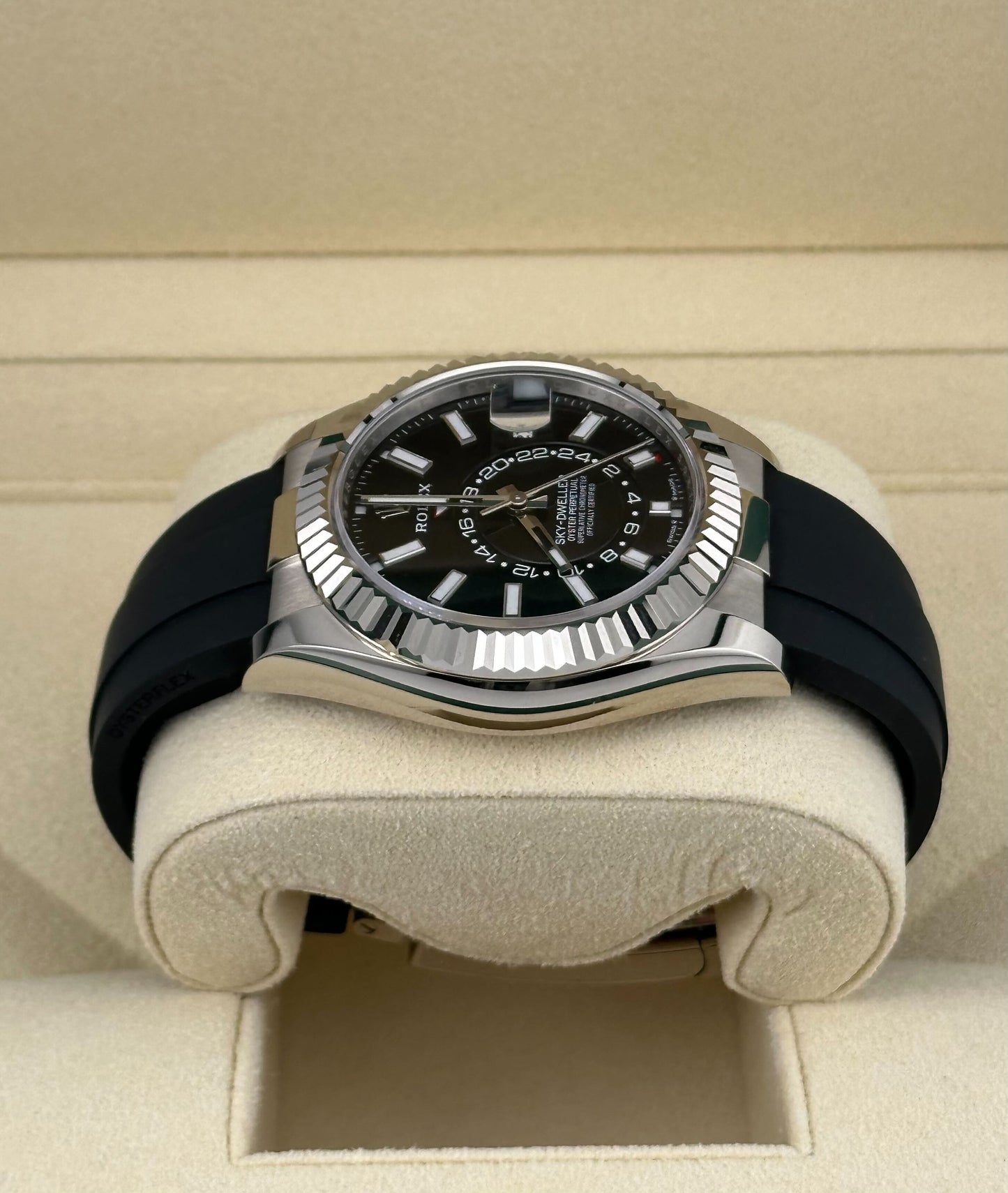 2025 Watch Sky-Dweller 336239 White Gold Black Dial Oysterflex (2024)