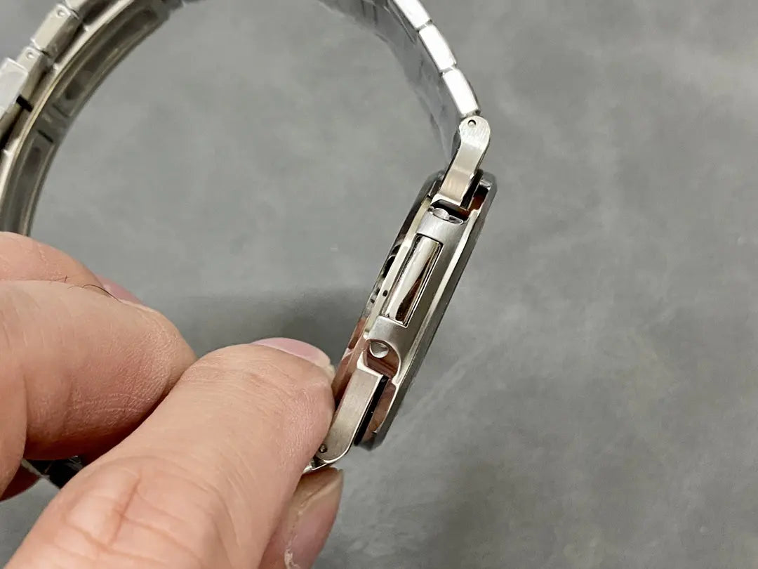 CLASSIC Nautilus 5711 1A 018 Green Dial 40mm Mens Watch