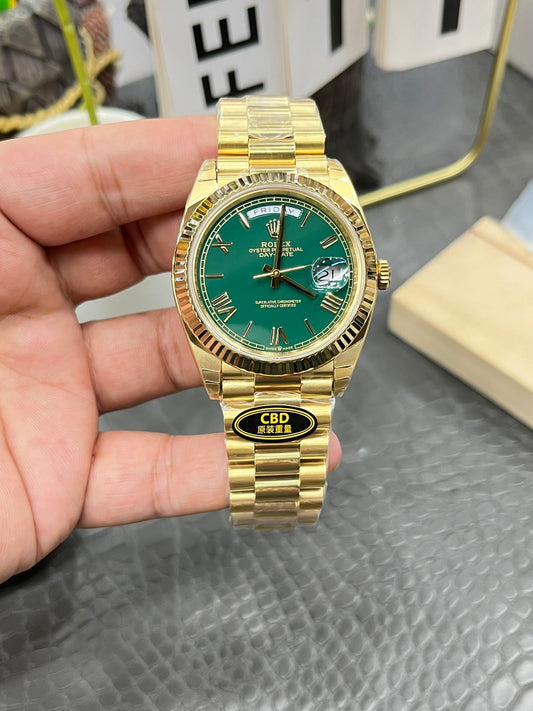 CBD watch Sunday type / 40mm gambling table green dogtooth bezel / Seagull 3255 fully automatic mechanical movement / super weight 216 grams