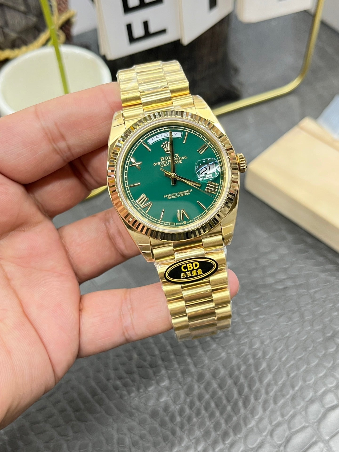 CBD watch Sunday type / 40mm gambling table green dogtooth bezel / Seagull 3255 fully automatic mechanical movement / super weight 216 grams