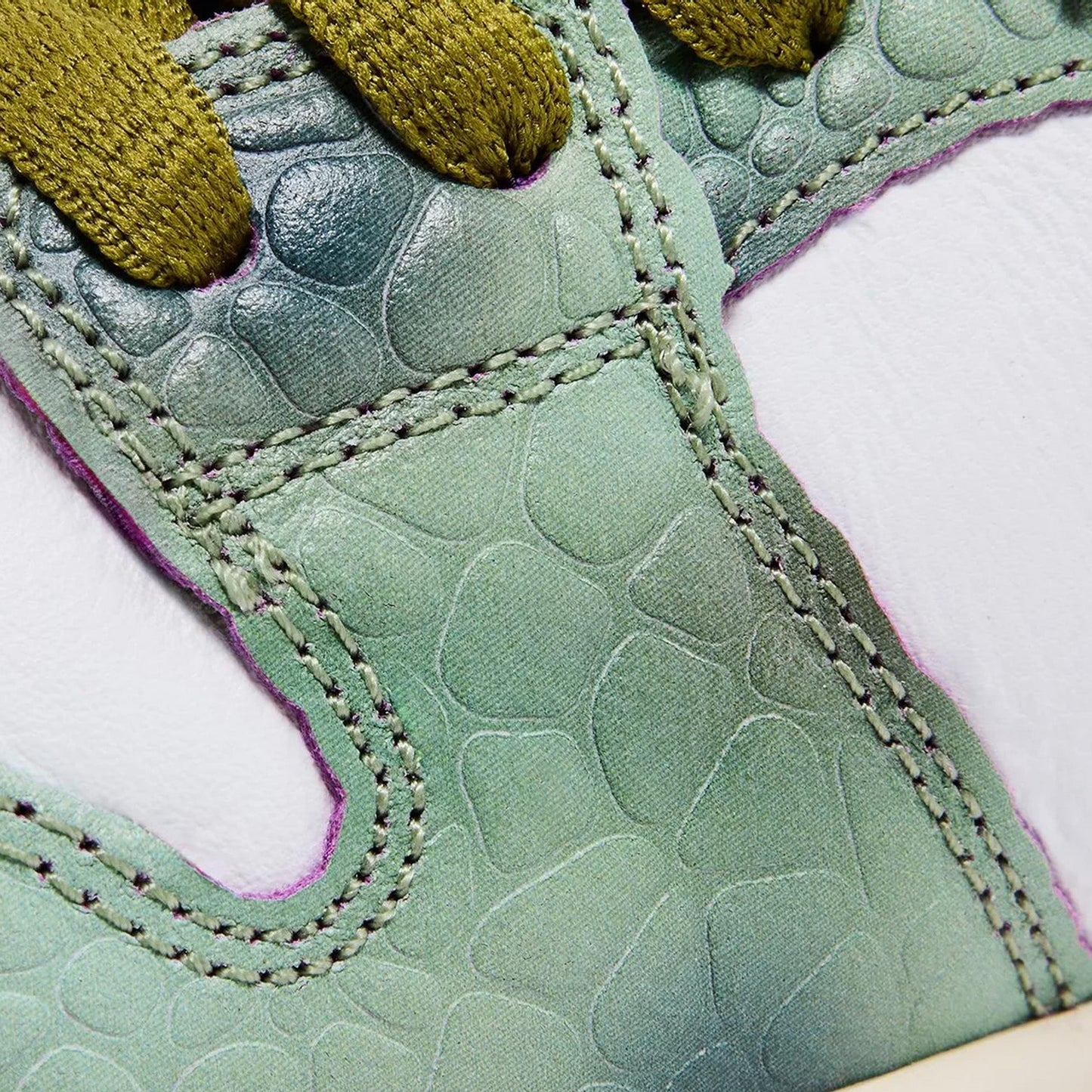 New SB Dunk Low Alexis Sablone 'Chameleon' (2024)