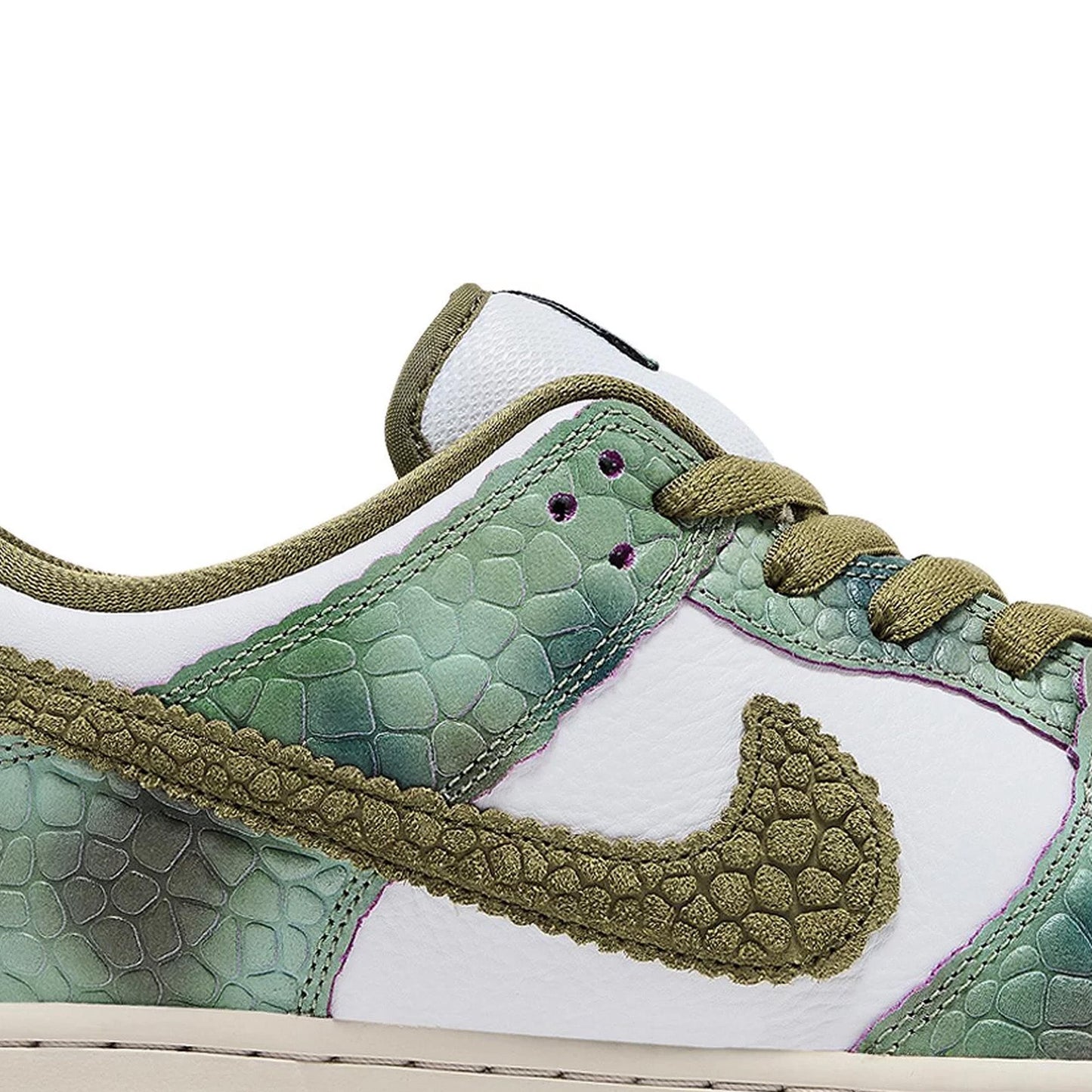 New SB Dunk Low Alexis Sablone 'Chameleon' (2024)