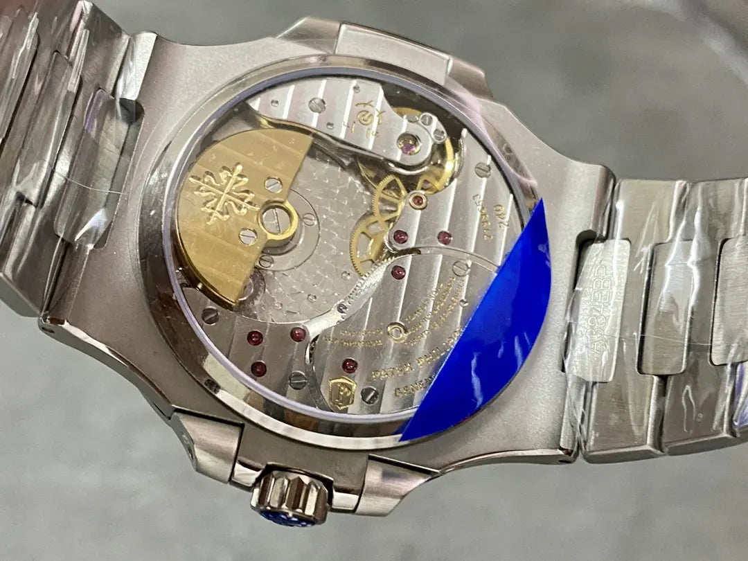 CLASSIC Nautilus Moon Phase Stainless Steel 5712 1A 001 40mm