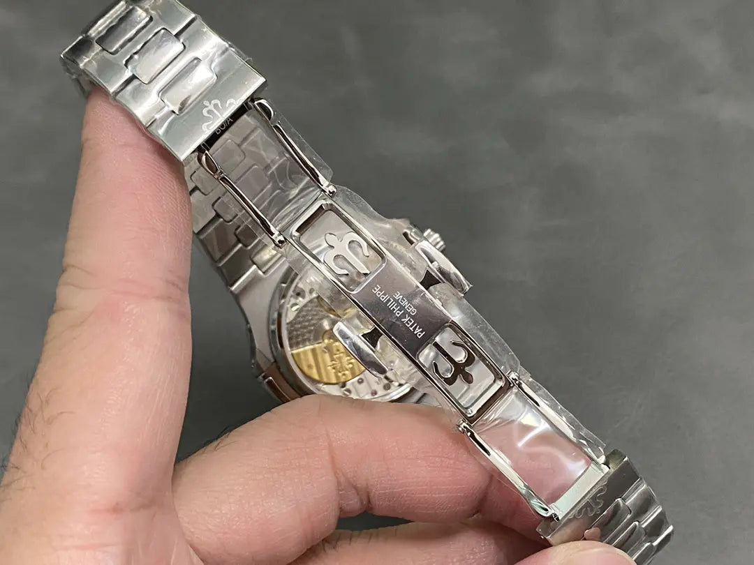 CLASSIC Nautilus Perpetual Calendar White Gold Blue Dial 5740 1G 001 40mm