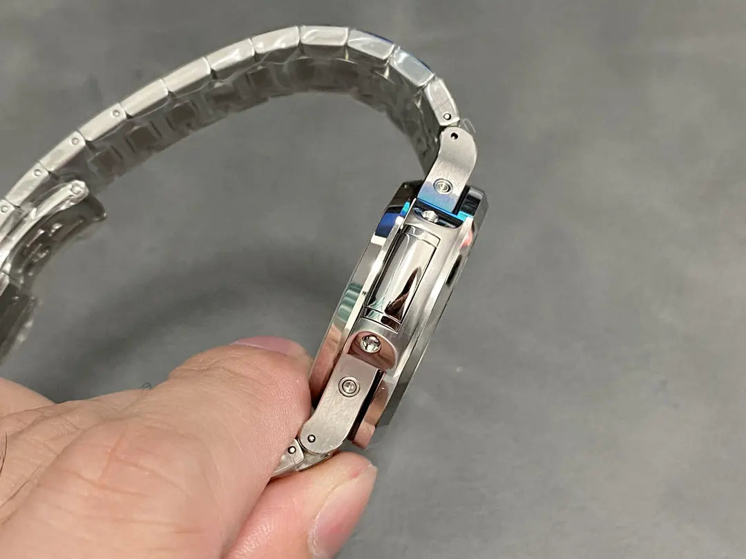 CLASSIC Nautilus Perpetual Calendar White Gold Blue Dial 5740 1G 001 40mm