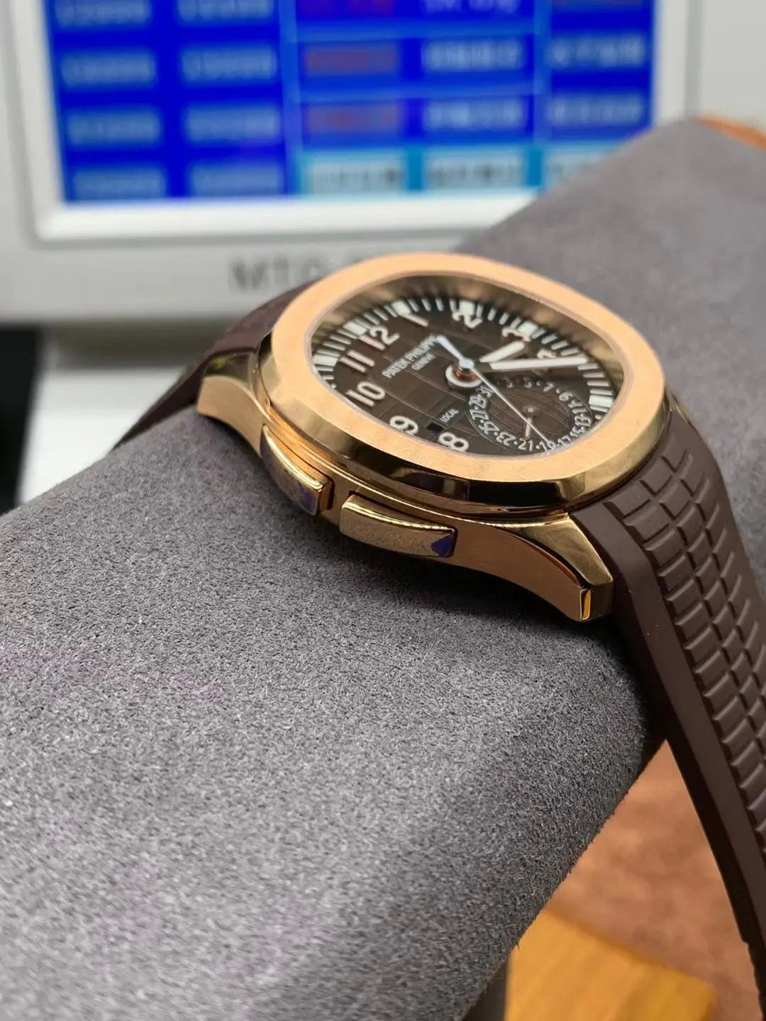 Replica CLASSIC Aquanaut 5164R 001 Travel Time Rose Gold Mens Watch