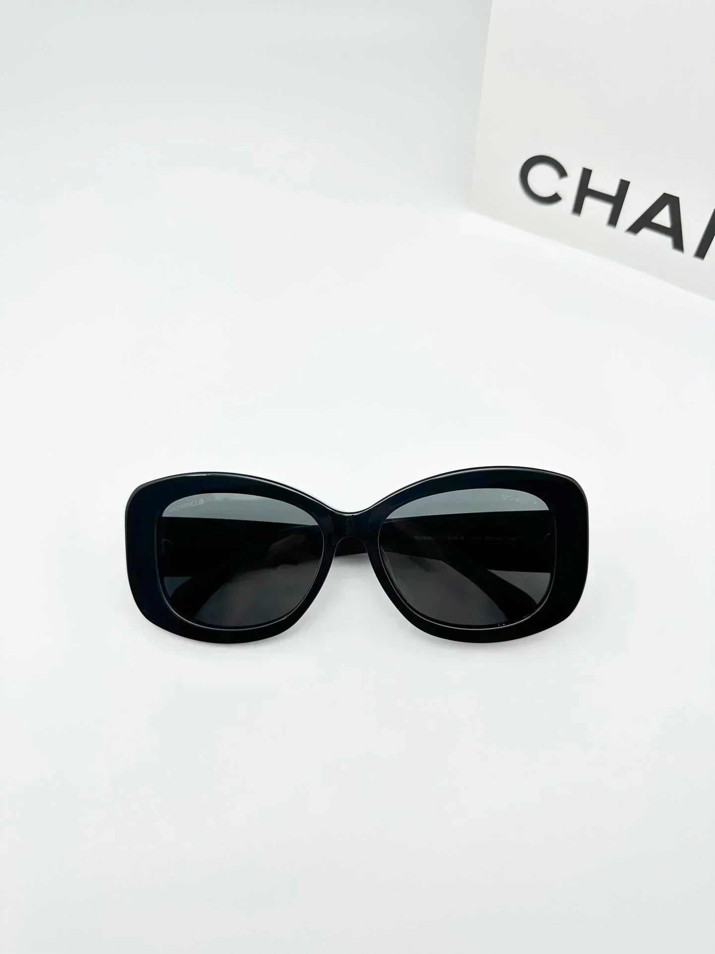 2025 Sunglasses  Retro Diamond Stylish Sunglasses