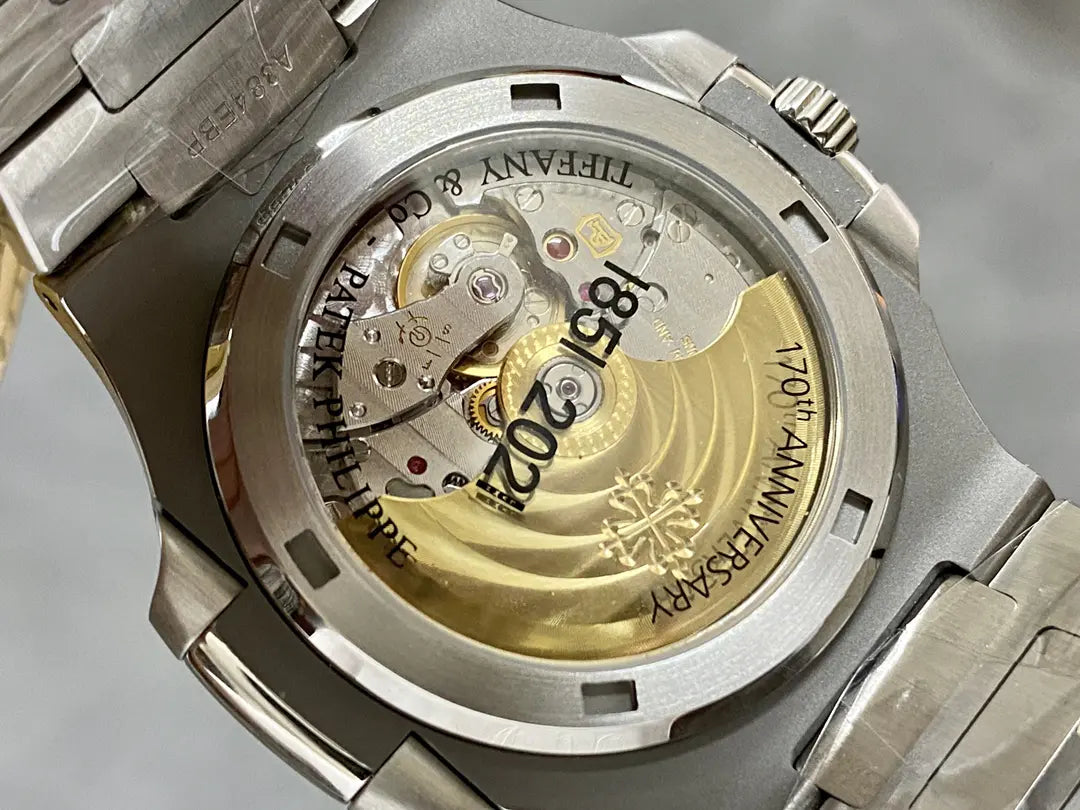 CLASSIC Nautilus 5711 1A 018 Green Dial 40mm Mens Watch