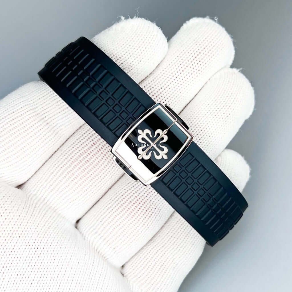 CLASSIC Aquanaut Flyback Chronograph White Gold Blue Dial 5968G-001