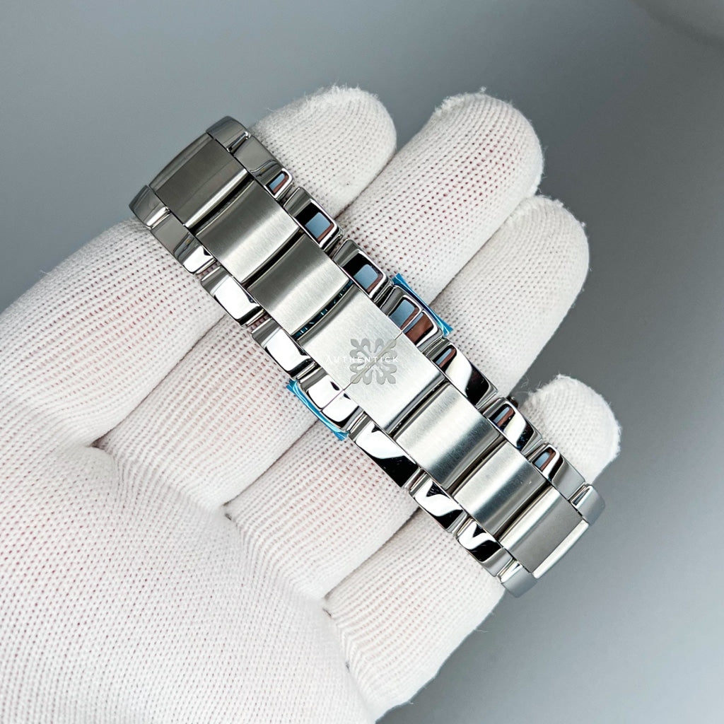 CLASSIC Complications Flyback Chronograph Annual Calendar