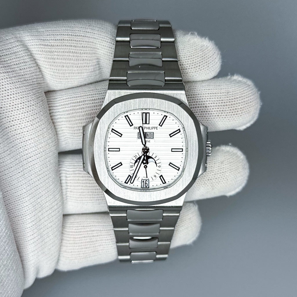 CLASSIC Nautilus Annual Calendar Stainless Steel White Dial 5726/1A-010