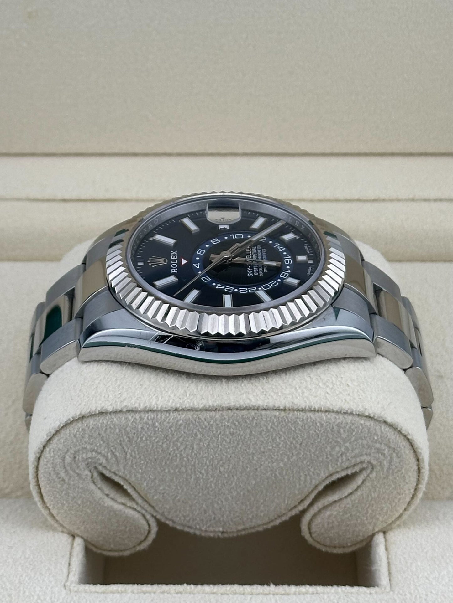 2025 Watch Sky-Dweller 326934 Stainless Steel Blue Dial Oyster (2022)