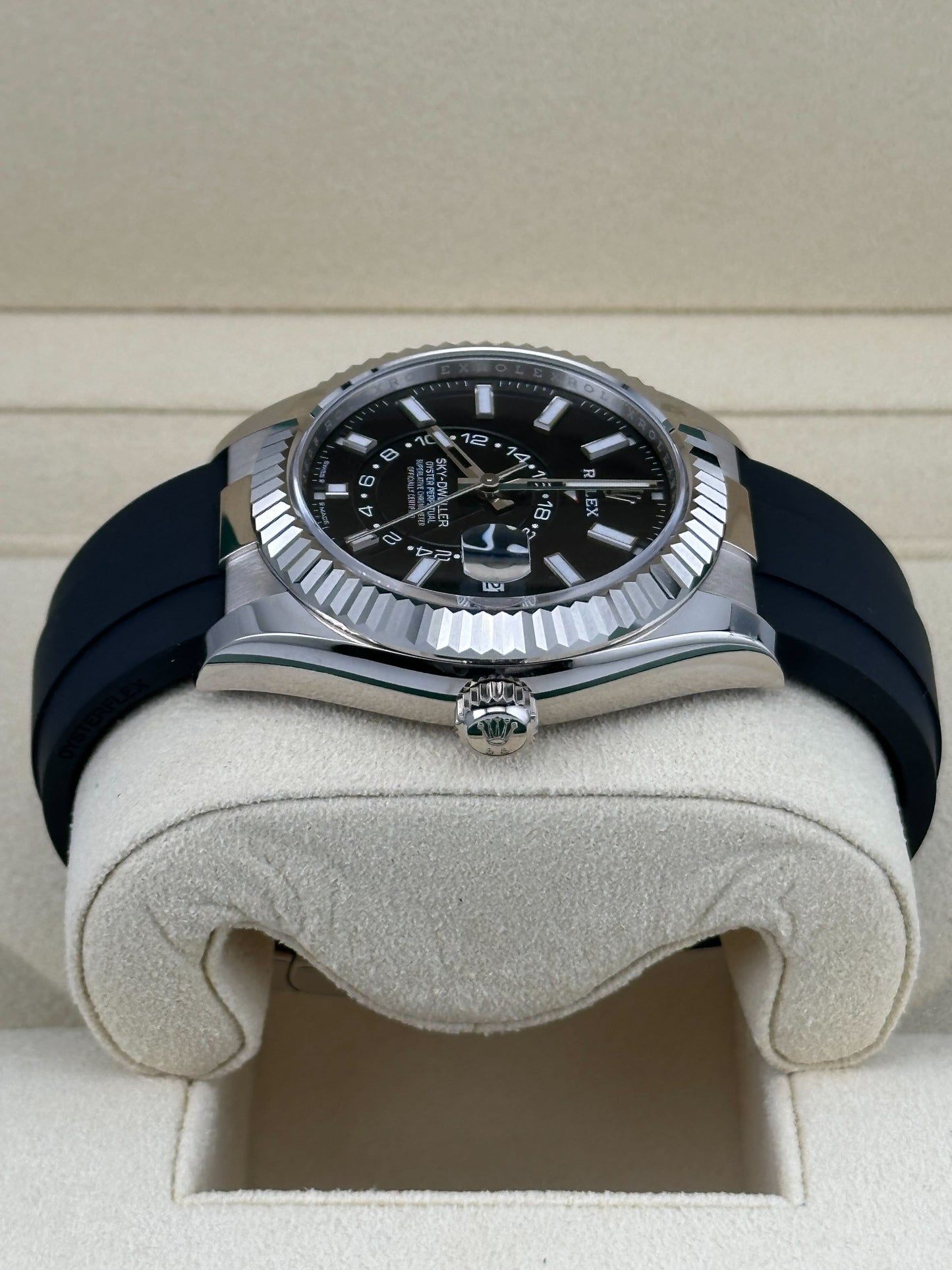 2025 Watch Sky-Dweller 336239 White Gold Black Dial Oysterflex (2024)